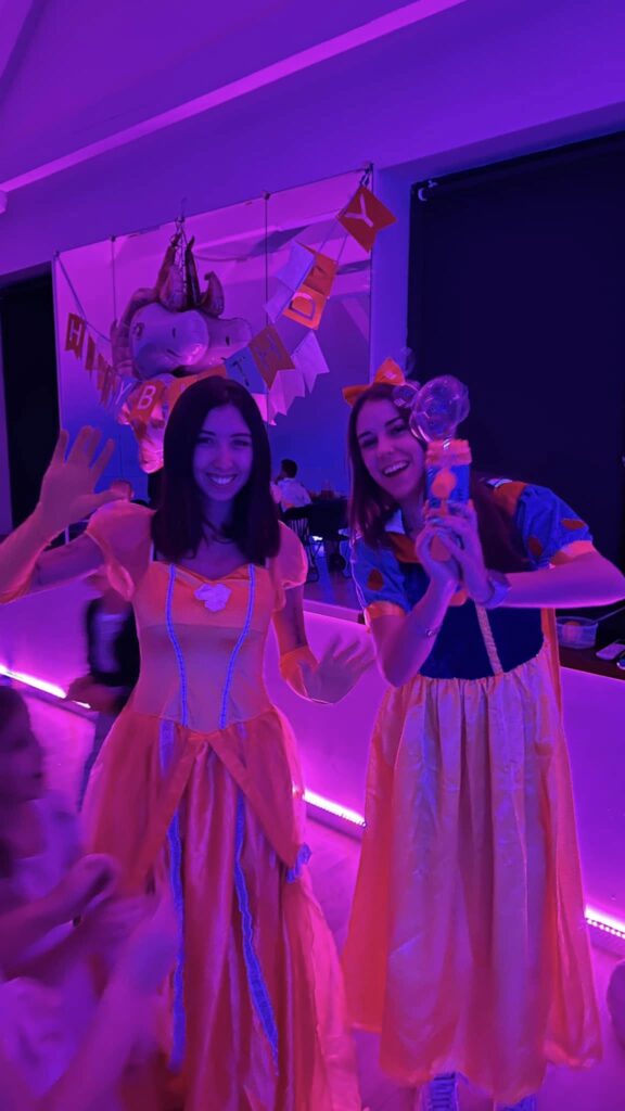 Andrzejki dla dzieci — 12 pomysłów na zabawy i gotowy scenariusz imprezy