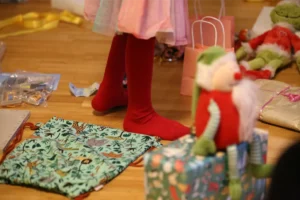 Mikołajki firmowe dla dzieci — jak zaplanować atrakcje, program i wizytę Mikołaja?